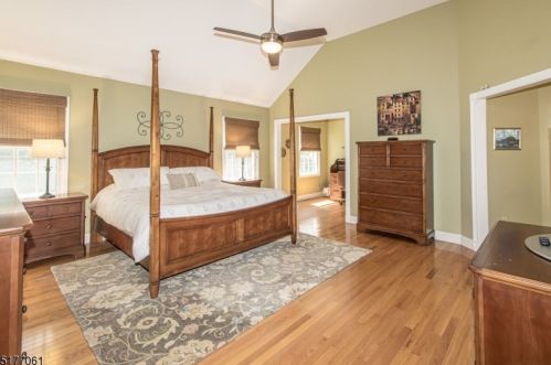 3 Shirewood Dr, Scotch Plains NJ 07076-2513 exterior