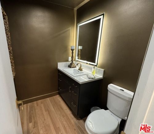 3584 Sepulveda, Van Nuys CA 91402-4305 exterior