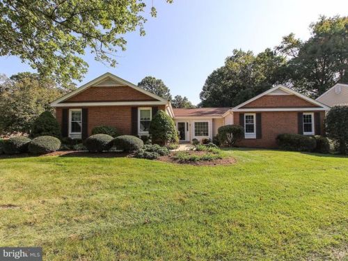 3239 Rounding Run Ct, Herndon, VA 20171-3901