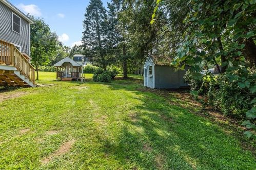 1 James St, Derry NH  03038-4525 exterior