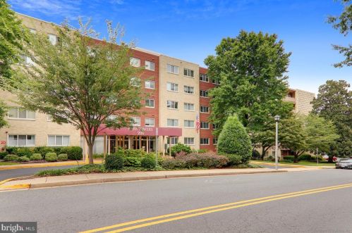 200 Maple Ave, Falls Church VA  22046-4324 exterior