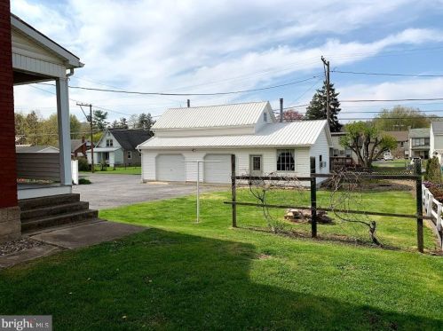 608 Market St, Academia, PA 17082-9703