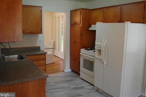 6435 Burwell St, Springfield, VA 22150-1215