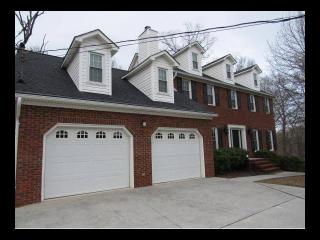 2644 Suffolk St, Kingsport, TN 37660-4741