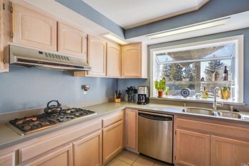 2082 Stonefield Ln, Santa Rosa CA  95403-0951 exterior