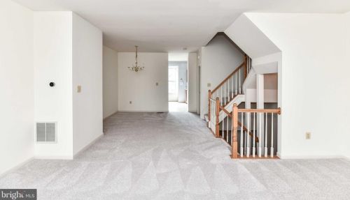 2458 Clover Field Cir, Herndon VA  20171-4325 exterior