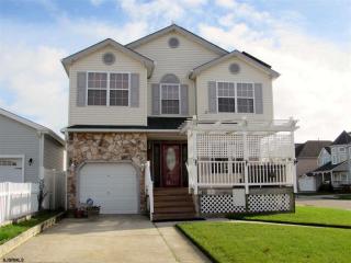 5 Collette Cir, Brigantine City, NJ 08203-2744