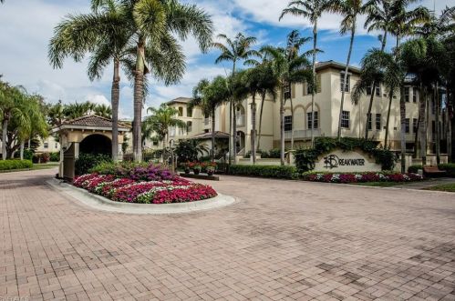 700 Bentwater Cir, Naples FL  34108-6718 exterior