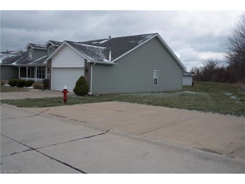 136 Ashfield Ct, Elyria, OH 44035-0925