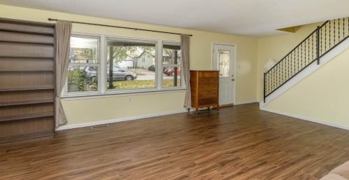 718 Fremont Rd, Valpo, IN 46385-8439
