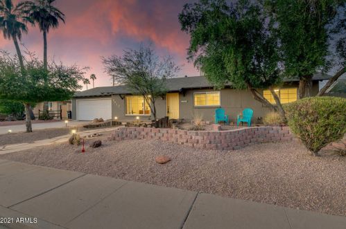 8610 Oak St, Scottsdale AZ  85257-2967 exterior