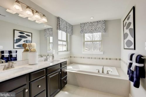 48 Winifred Dr, Hanover PA  17331-9714 exterior