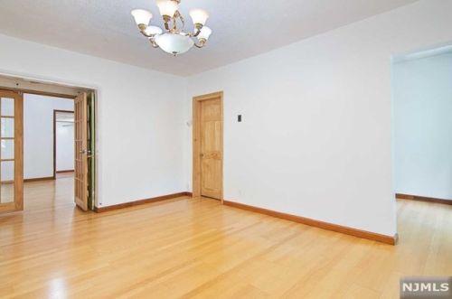 162 Summer Ave, Newark NJ  07104-2614 exterior