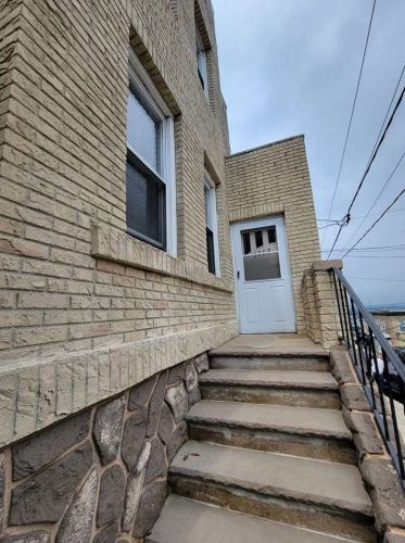 1119 Hillside Pl, North Bergen, NJ 07047-2731