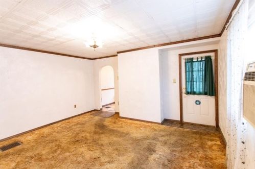 150 Lincoln Ave, Whitaker PA  15120-2330 exterior