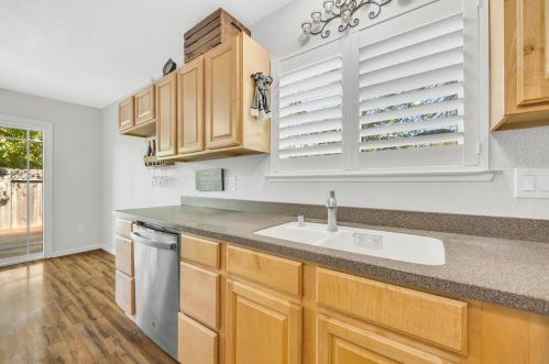 6631 Mercedes Ave, Citrus Heights CA  95621-5413 exterior