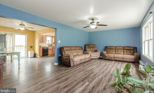 232 Coon Hollow Trl, Hedgesville, WV 25427-4040