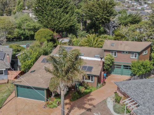 1067 Rio Vista Dr, Pacifica, CA 94044-4127