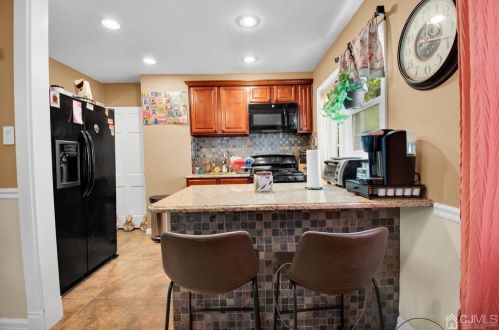 54 Martin Ter, Woodbridge NJ  07095-3413 exterior