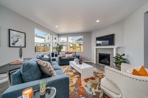 1434 Heather Dr, Santa Rosa, CA 95403-6023
