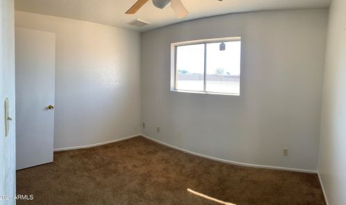 1739 Behrend Dr, Phoenix AZ  85050-7922 exterior