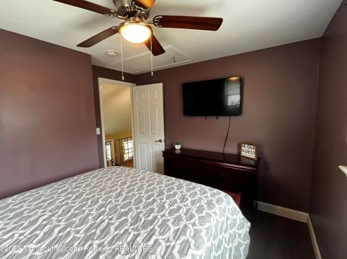 26 Racoon Dr, Hazlet NJ  07730-1418 exterior