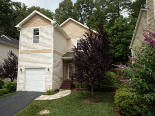 40 Cottage Ct, Hendersonville, NC 28739-4335