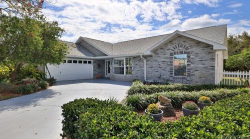 330 Pine Breeze Dr, Edgewater, FL 32141-5828