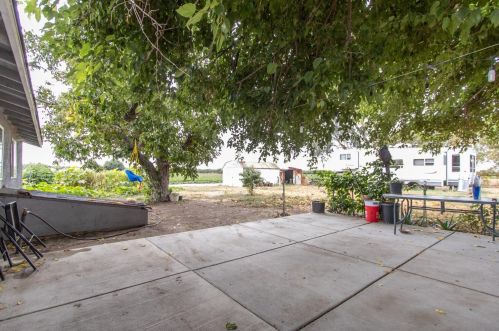 2617 Lincoln Blvd, Livingston CA  95334-9623 exterior