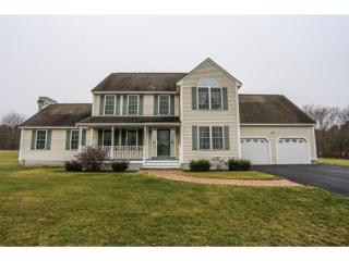40 Cambridge Dr, Auburn, NH 03032-3447
