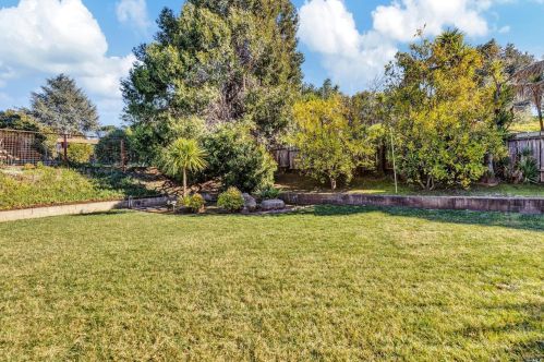 434 Brentwood Dr, Benicia CA  94510-1437 exterior