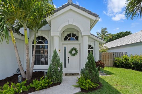 1875 Oak Berry Cir, West Palm Beach, FL 33414-6113