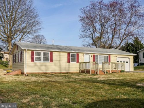 133 Azalea Dr, Charles Town WV  25414-5841 exterior