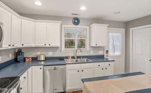 1305 Broad St, Beaufort SC  29902-6373 exterior