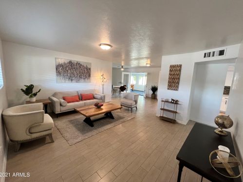 617 Miller St, Mesa, AZ 85203-7229