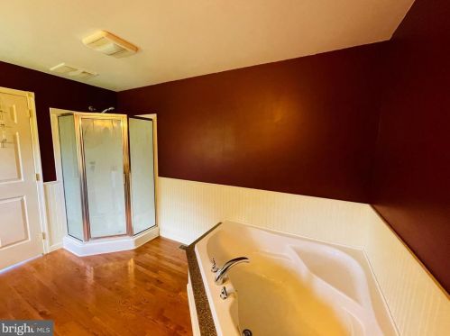 2879 Perkiomenville Rd, Harleysville PA  19438-1343 exterior