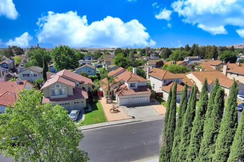 272 Sparrow St, Vacaville CA  95687-7225 exterior