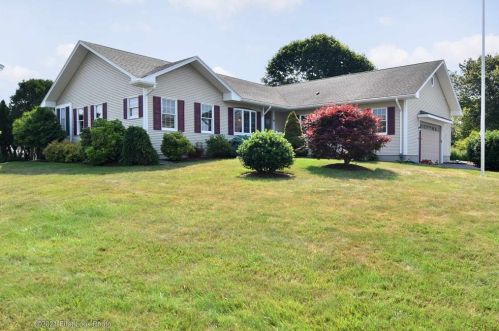 6 Windward Cir, South Kingstown, RI 02882-6134