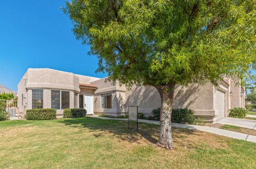 48118 Via Hermosa, La Quinta CA  92253-2227 exterior