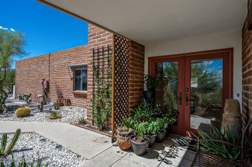 6120 Camino De Santa Valera, Tucson, AZ 85718-3723