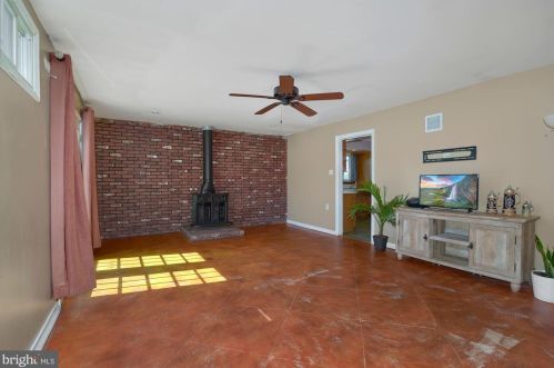 446 Flanders Rd, Gloucester NJ  08031-3020 exterior