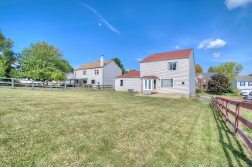 1733 Greatwood Dr, Florence KY  41042-8121 exterior