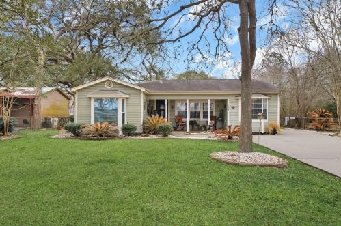 6310 Tacquard Dr, Hitchcock, TX 77563-1508