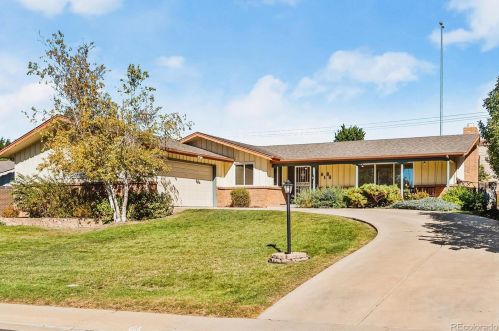 8180 Tpke Dr, Westminster CO 80031-4329 exterior