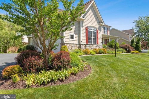 8373 Pedigrue Ct, Gainesville VA  20155-3240 exterior