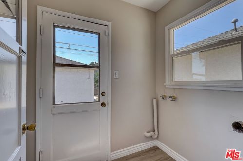 4613 Dunrobin Ave, Lakewood CA  90713-2527 exterior