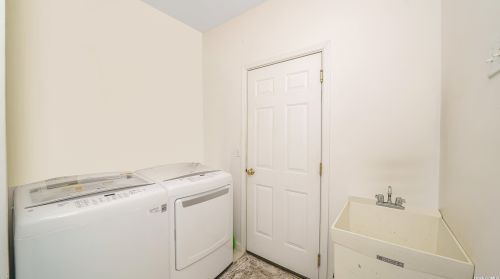 8 Daremy Ct, Lake Grove NY  11755-3226 exterior