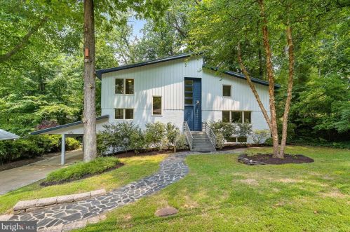 3709 Whispering Ln, Falls Church VA  22041-1121 exterior