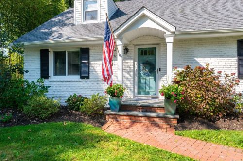 11 Coot Rd, Matinecock, NY 11560-2018