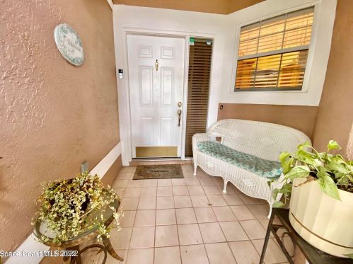 2420 Coral Ridge Cir, Melbourne, FL 32935-3629